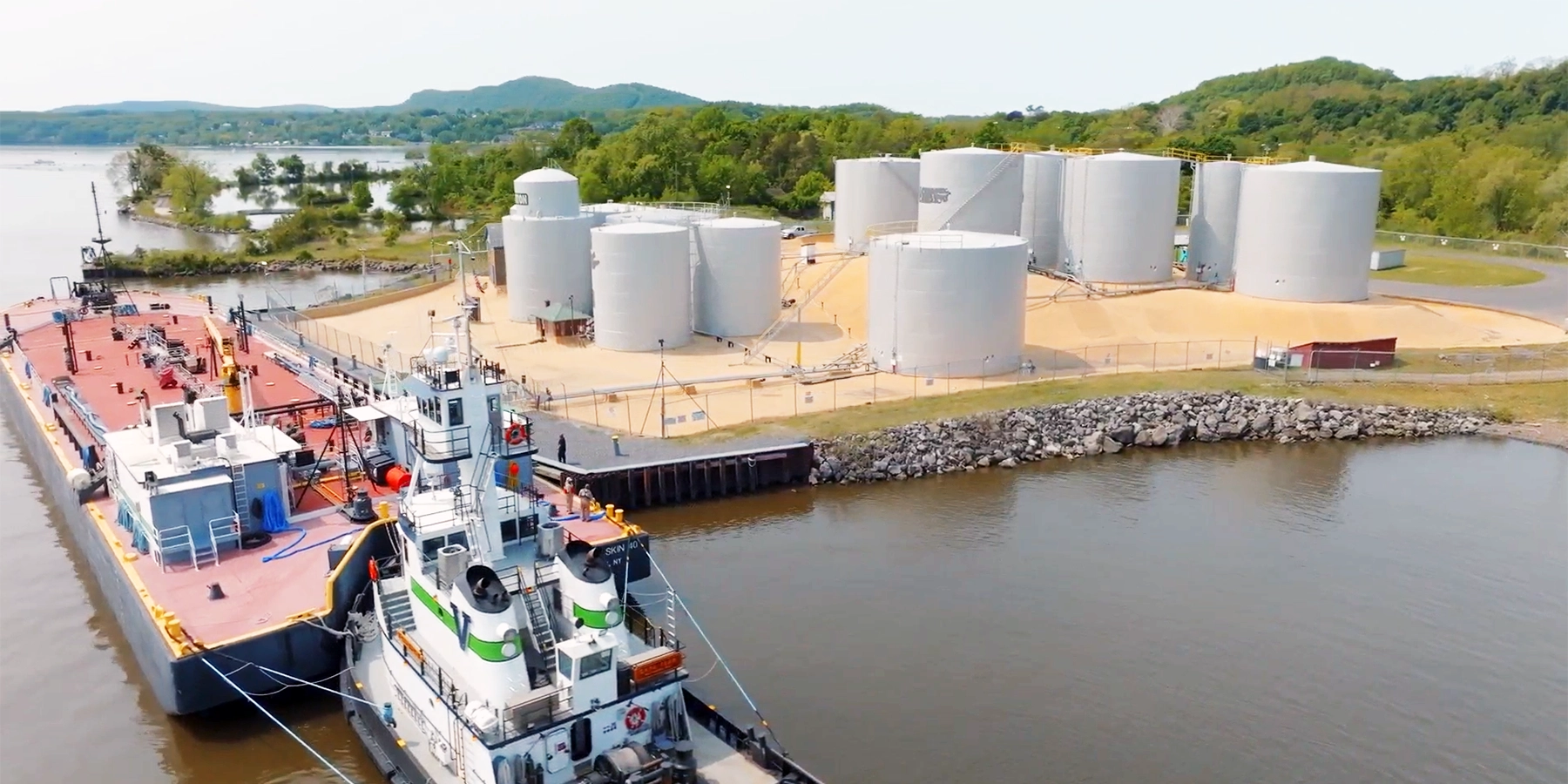 HOP Energy barge